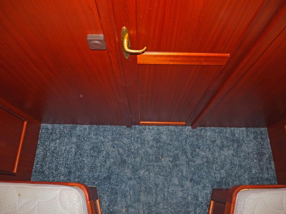 Cabin en avant, H&eacute;bergements